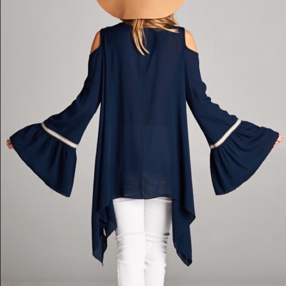 5🌟Gorgeous Boho Bell Sleeve Tunic - Picture 3 of 7